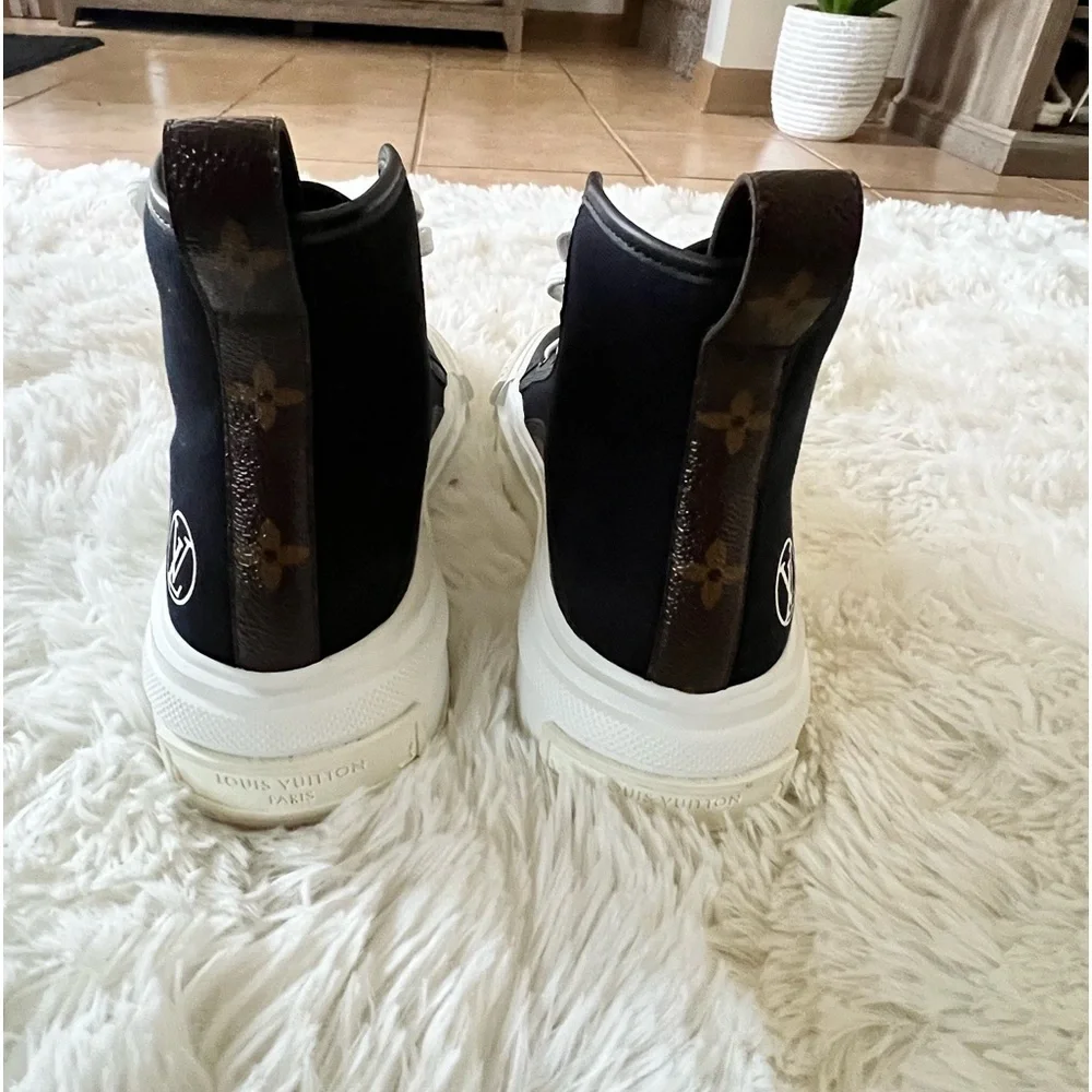 Louis Vuitton Squad Sneaker Boot - Picture 2 of 4